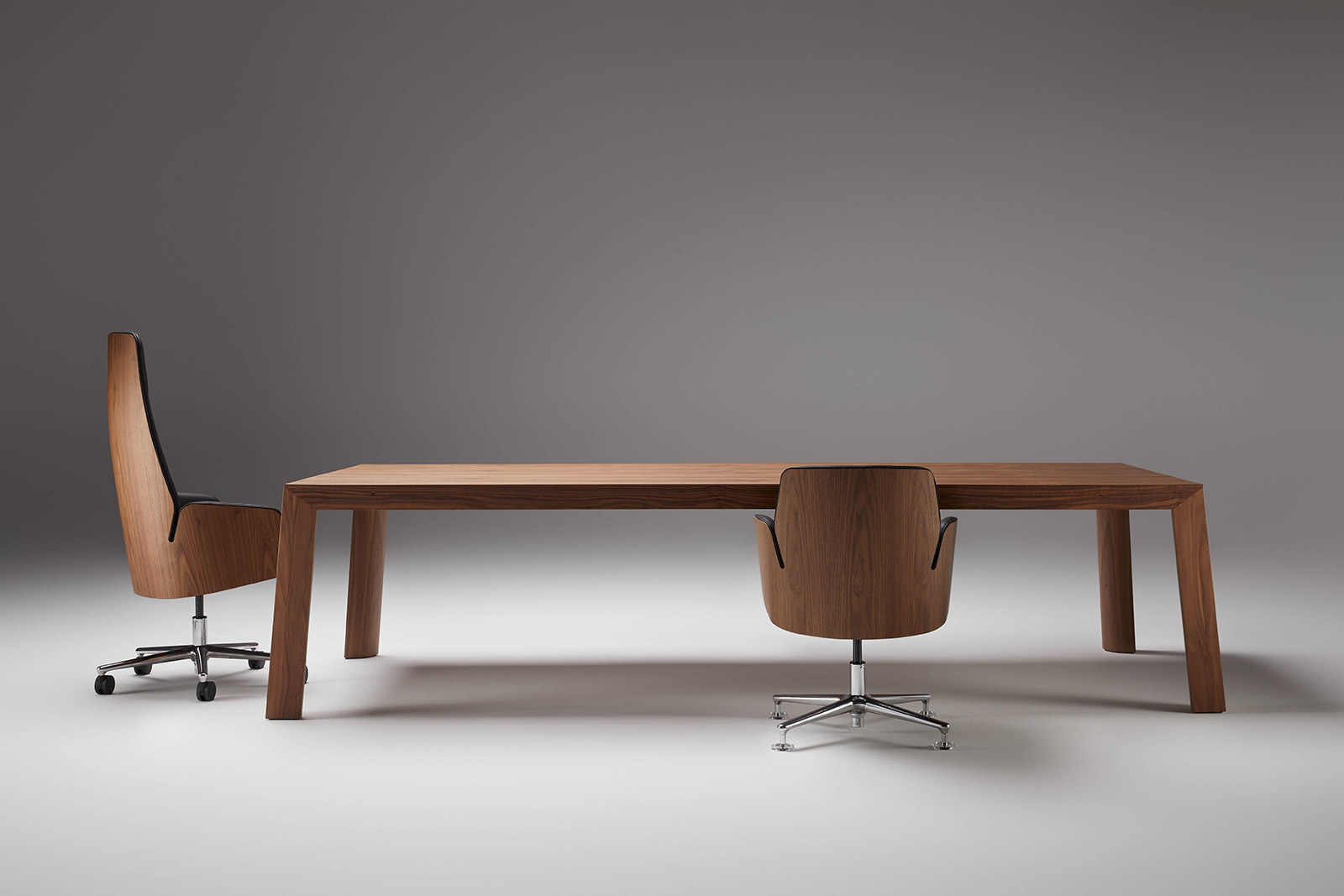 Mesa-Juntas-Tola-&-Channel-Nogal-Natural-y-Piel-Negra-46 Archiproducts Design Awards